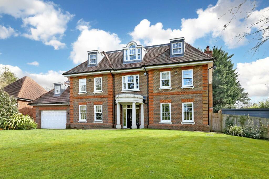 6 bed Detached House for rent in Penn. From Bovingdons - Beaconsfield
