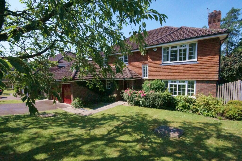 5 bed Detached House for rent in Pachesham Park. From Boyce Thornton
