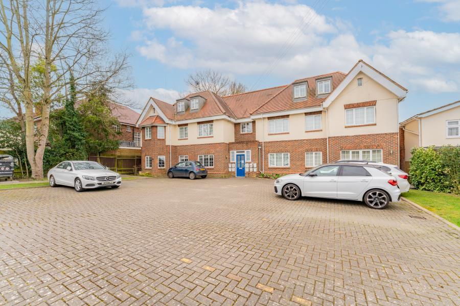 2 bed Apartment for rent in Uxbridge. From Brendons Estate Agents - Ealing