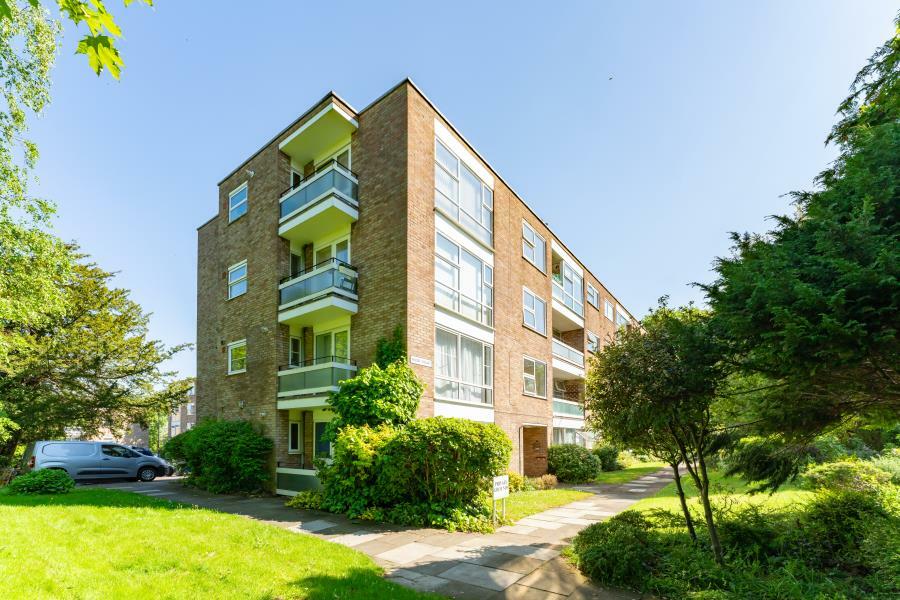 1 bed 1st Floor Flat for rent in Greenford. From Brendons Estate Agents - Ealing