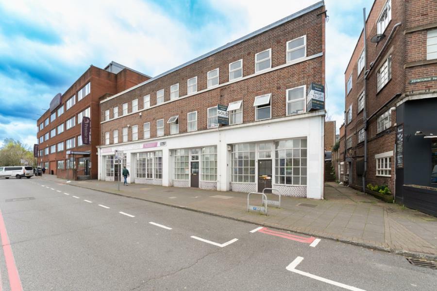 3 bed Apartment for rent in Wembley. From Brendons Estate Agents - Ealing