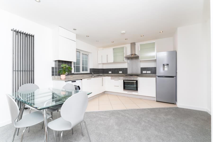 2 bed Apartment for rent in Uxbridge. From Brendons Estate Agents - Ealing