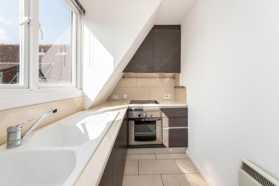 4 bed Apartment for rent in Wembley. From Brendons Estate Agents - Ealing 4 bed Apartment for rent in Wembley. From Brendons Estate Agents - Ealing