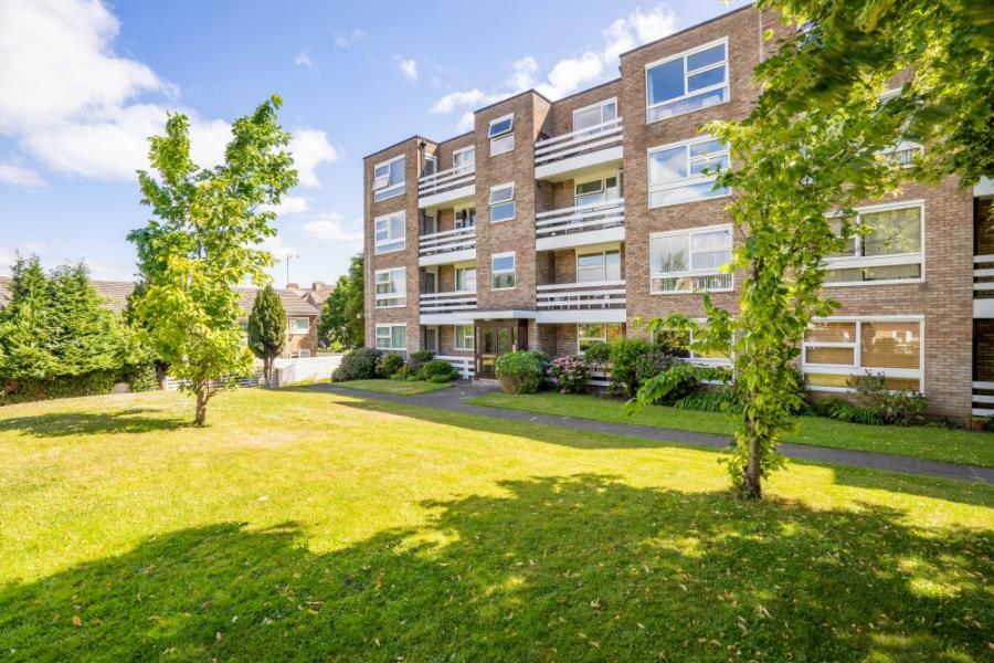 2 bed Apartment for rent in Greenford. From Brendons Estate Agents - Ealing 2 bed Apartment for rent in Greenford. From Brendons Estate Agents - Ealing