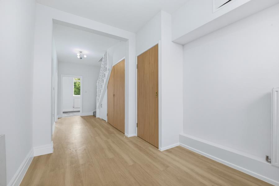 4 bed Apartment for rent in Greenford. From Brendons Estate Agents - Ealing
