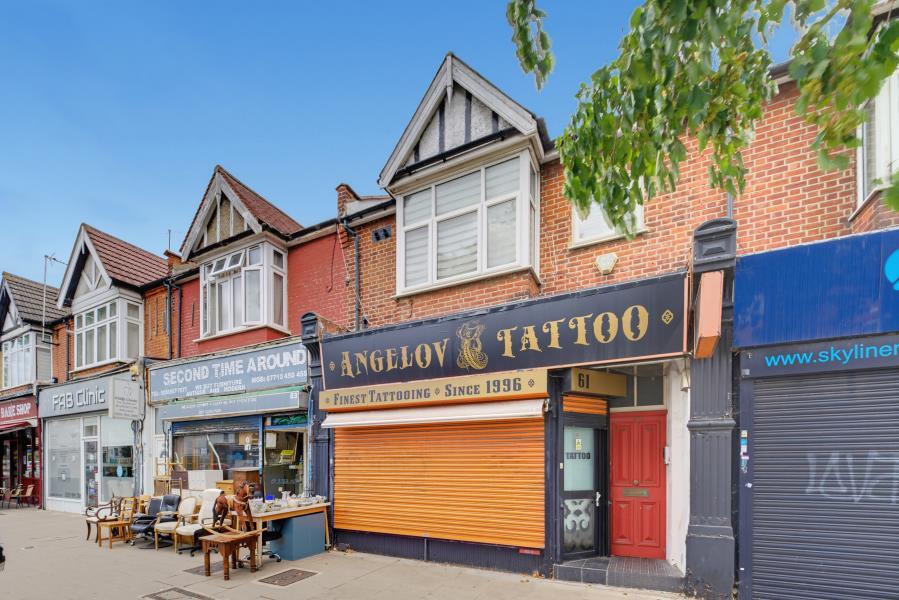 4 bed Mid Terraced House for rent in Greenford. From Brendons Estate Agents - Ealing