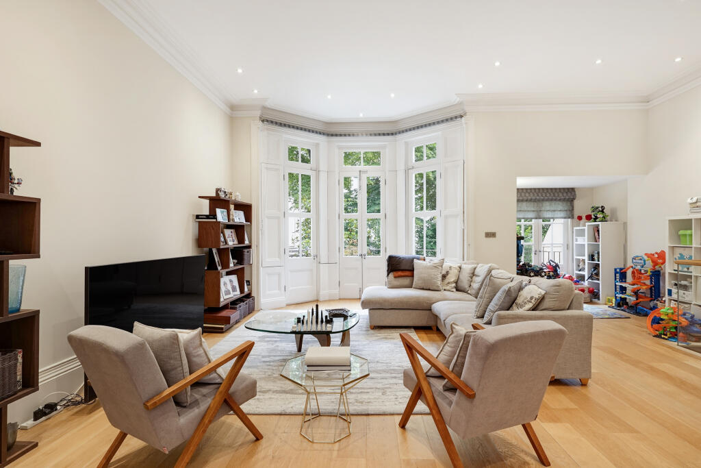 6 bed Mid Terraced House for rent in London. From Breteuil - Fulham
