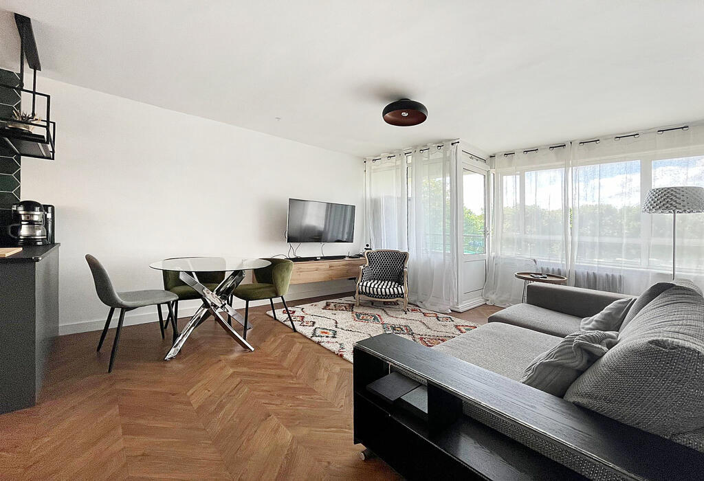 2 bed 1st Floor Flat for rent in London. From Breteuil - Fulham