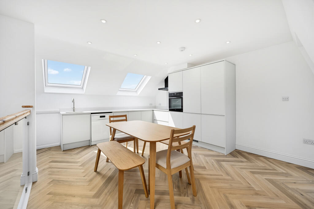 3 bed Annexe for rent in Hammersmith. From Breteuil - Fulham 3 bed Annexe for rent in Hammersmith. From Breteuil - Fulham