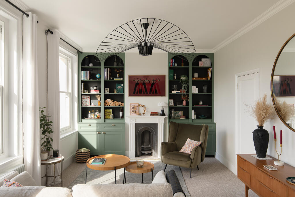 2 bed 1st Floor Flat for rent in Kensington. From Breteuil - Fulham