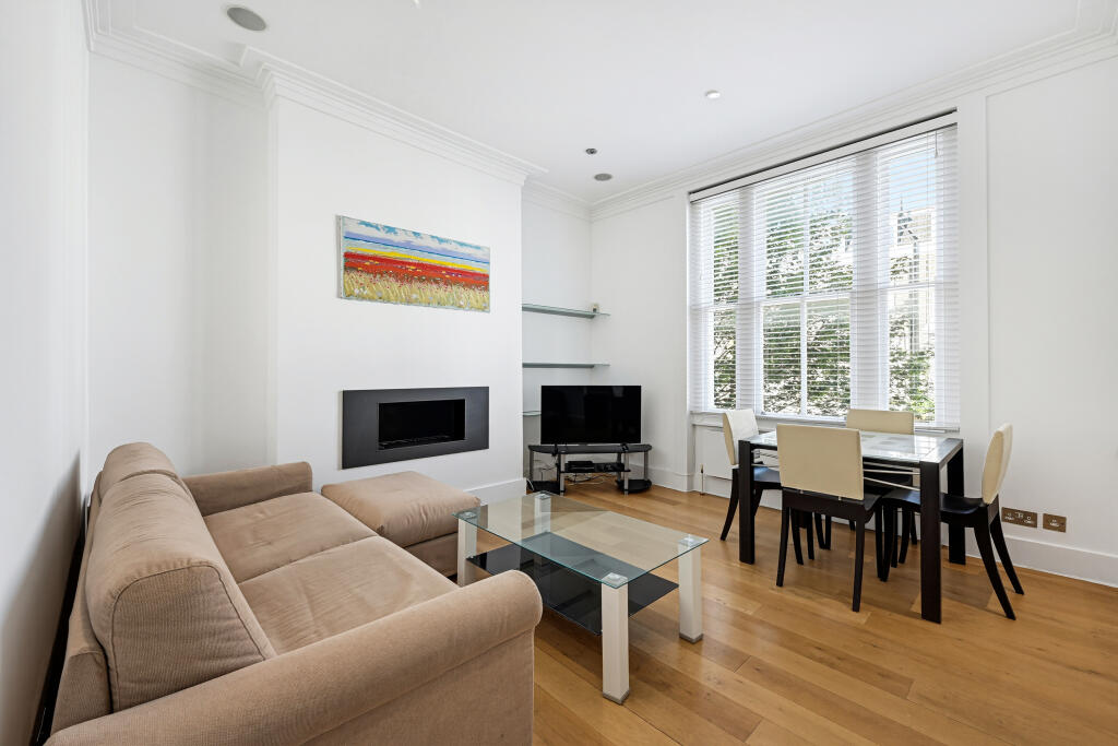 2 bed 1st Floor Flat for rent in Kensington. From Breteuil - Fulham