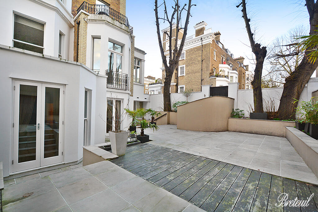 3 bed Apartment for rent in Chelsea. From Breteuil - Fulham 3 bed Apartment for rent in Chelsea. From Breteuil - Fulham