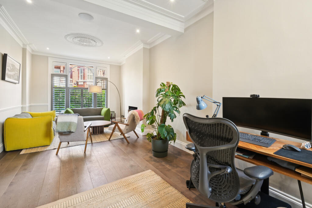 5 bed Mid Terraced House for rent in London. From Breteuil - Fulham 5 bed Mid Terraced House for rent in London. From Breteuil - Fulham