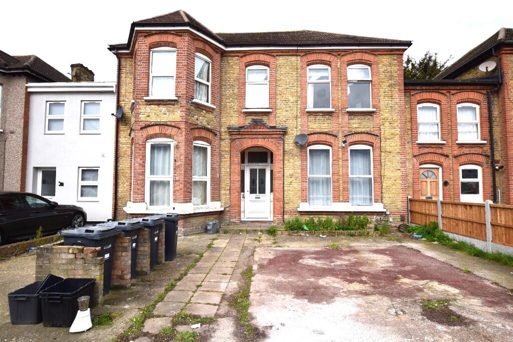1 bed 1st Floor Flat for rent in Ilford. From Brian Thomas Estate Agents - Seven Kings