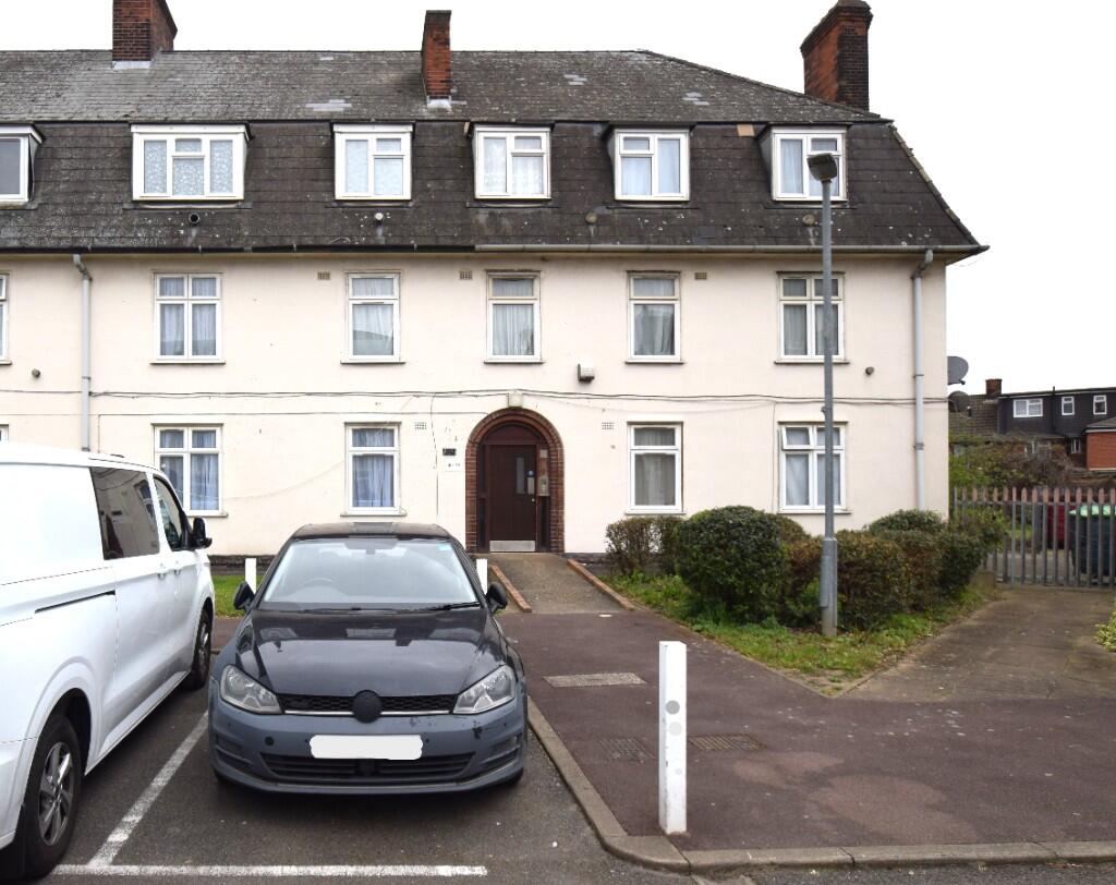 2 bed House (unspecified) for rent in Barking. From Brian Thomas Estate Agents - Seven Kings