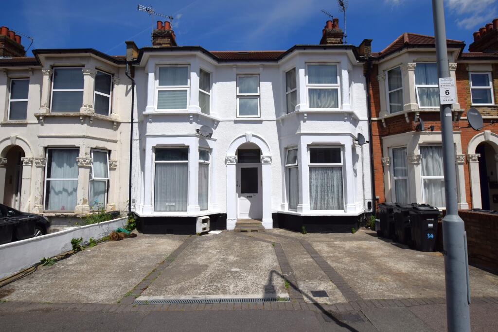2 bed 1st Floor Flat for rent in Ilford. From Brian Thomas Estate Agents - Seven Kings