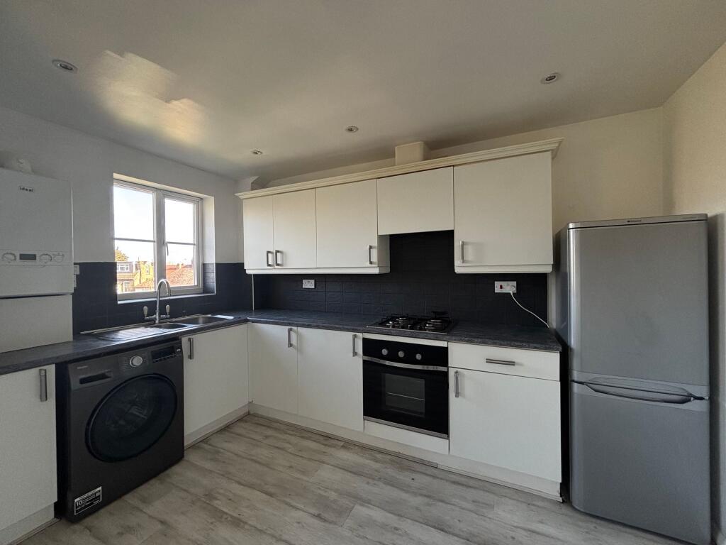 2 bed 1st Floor Flat for rent in Romford. From Brookings - Dagenham