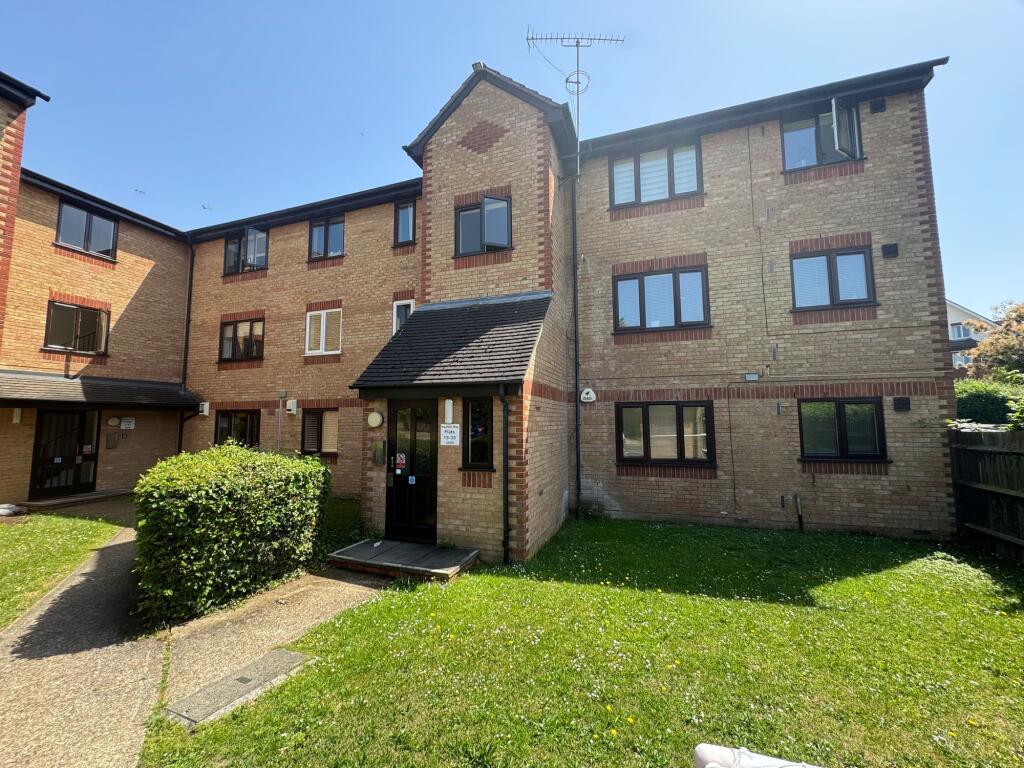 2 bed 1st Floor Flat for rent in Hornchurch. From Brookings - Dagenham