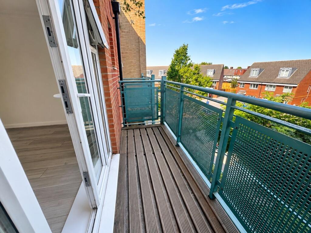 2 bed 1st Floor Flat for rent in Dagenham. From Brookings - Dagenham
