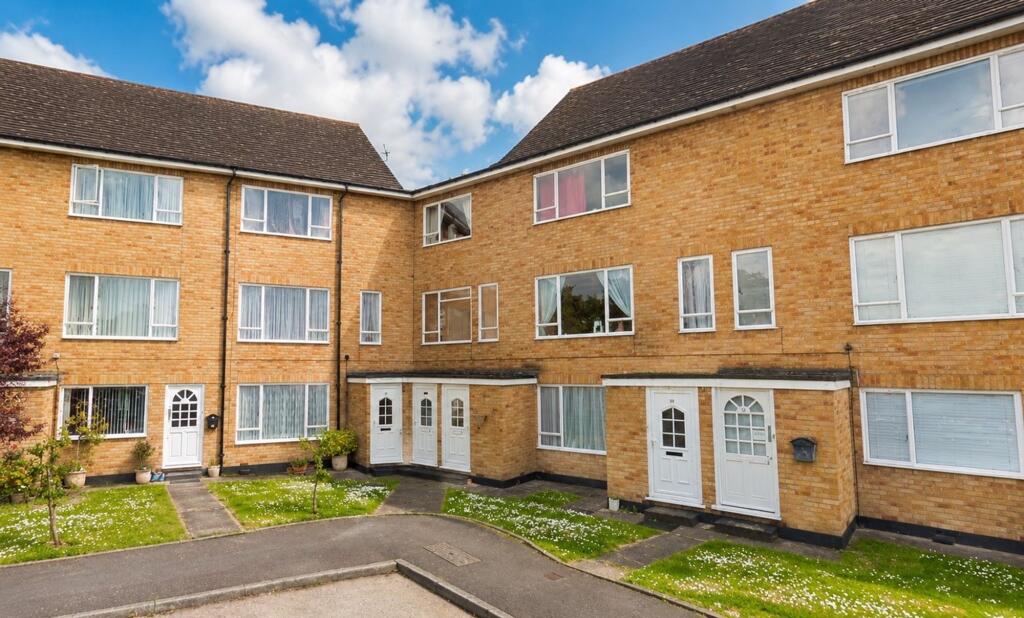 2 bed Annexe for rent in Hornchurch. From Brookings - Dagenham