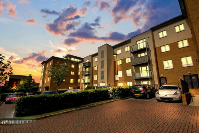 2 bed Apartment for rent in Borehamwood. From Brown & Merry - Watford Lettings