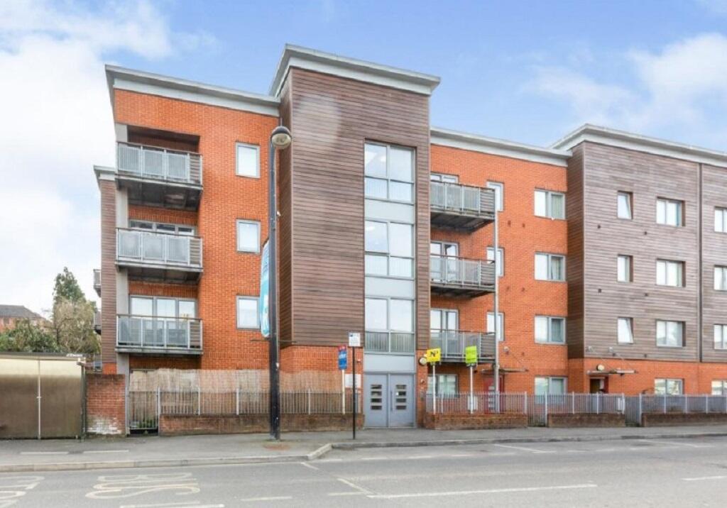 2 bed Flat for rent in High Wycombe. From Brown & Merry - Watford Lettings
