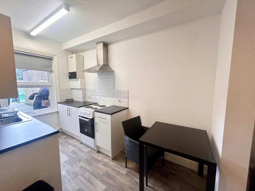 2 bed Apartment for rent in Radlett. From Brown & Merry - Watford Lettings