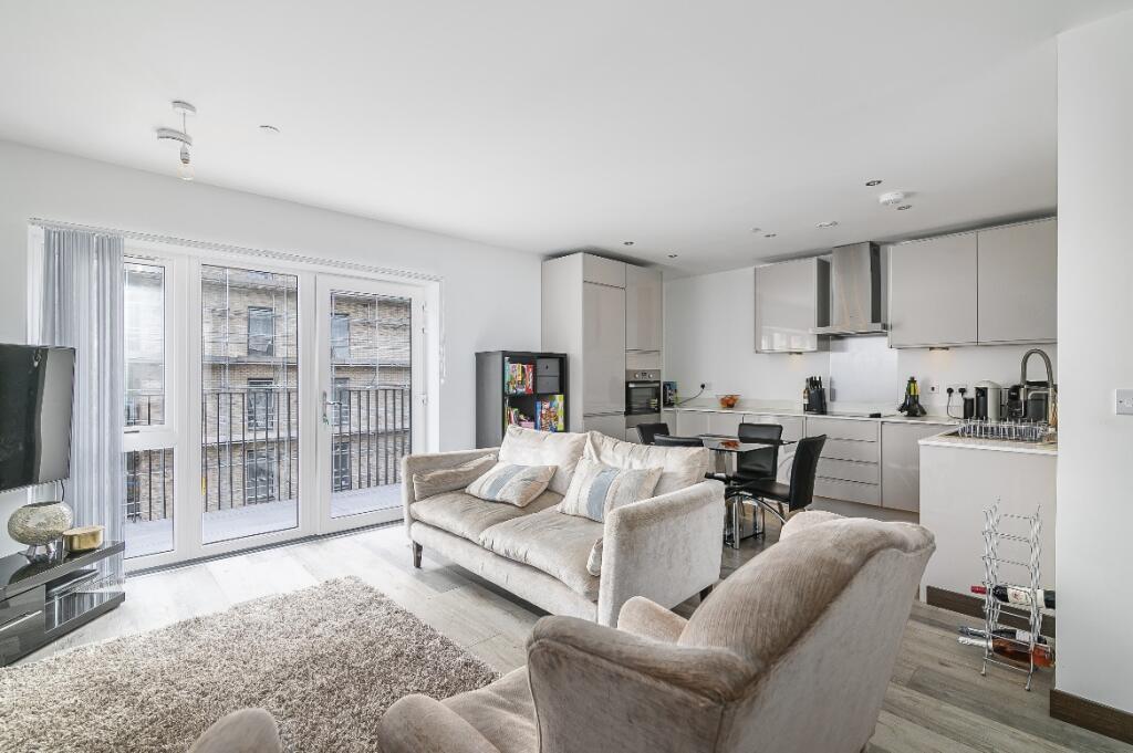 2 bed Apartment for rent in Watford. From Brown & Merry - Watford