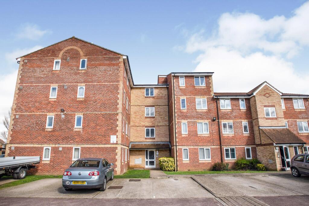 2 bed Apartment for rent in Watford. From Brown & Merry - Watford