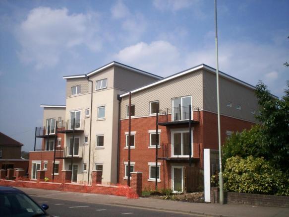 2 bed Apartment for rent in Watford. From Brown & Merry - Watford