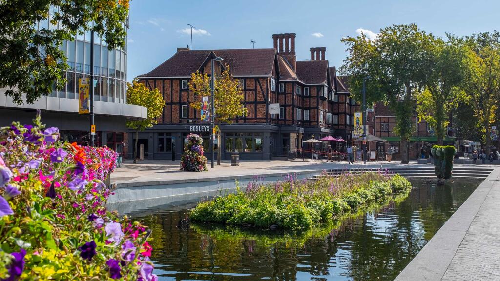 2 bed Apartment for rent in Watford. From Brown & Merry - Watford
