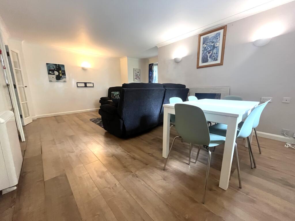 2 bed House (unspecified) for rent in Watford. From Brown & Merry - Watford 2 bed House (unspecified) for rent in Watford. From Brown & Merry - Watford
