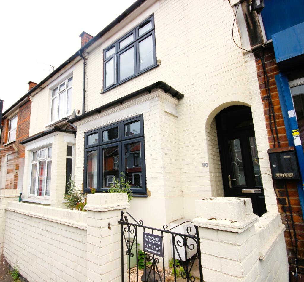 3 bed Detached for rent in Watford. From Brown & Merry - Watford 3 bed Detached for rent in Watford. From Brown & Merry - Watford