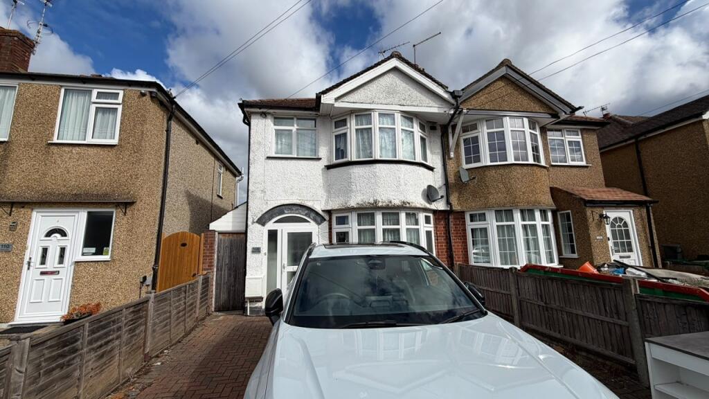 3 bed Semi Detached for rent in Rickmansworth. From Brown & Merry - Watford 3 bed Semi Detached for rent in Rickmansworth. From Brown & Merry - Watford