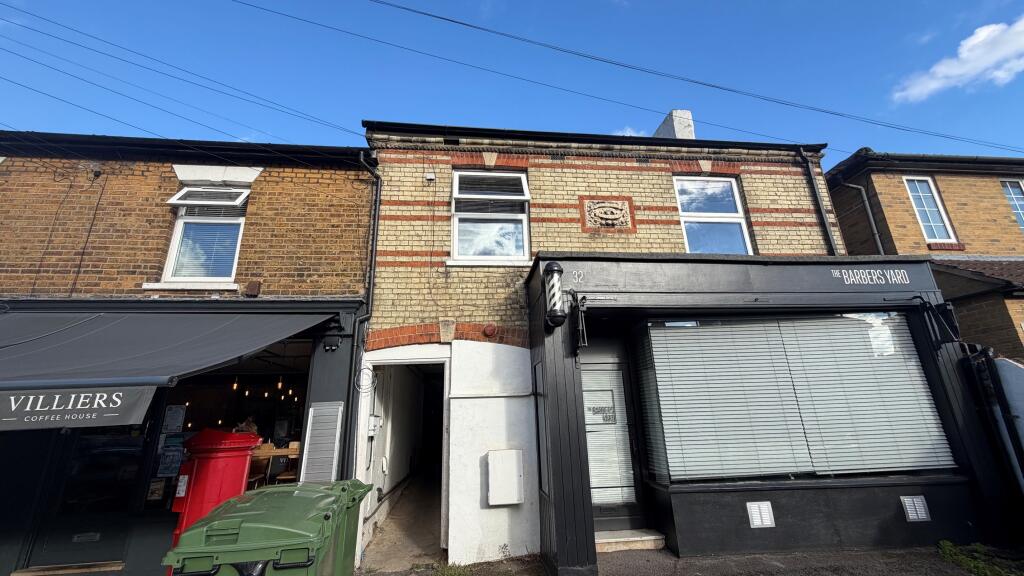 3 bed Apartment for rent in Watford. From Brown & Merry - Watford