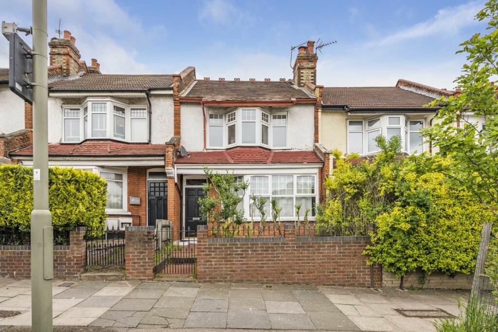 3 bed Detached House for rent in London. From C J Delemere International - Muswell Hill
