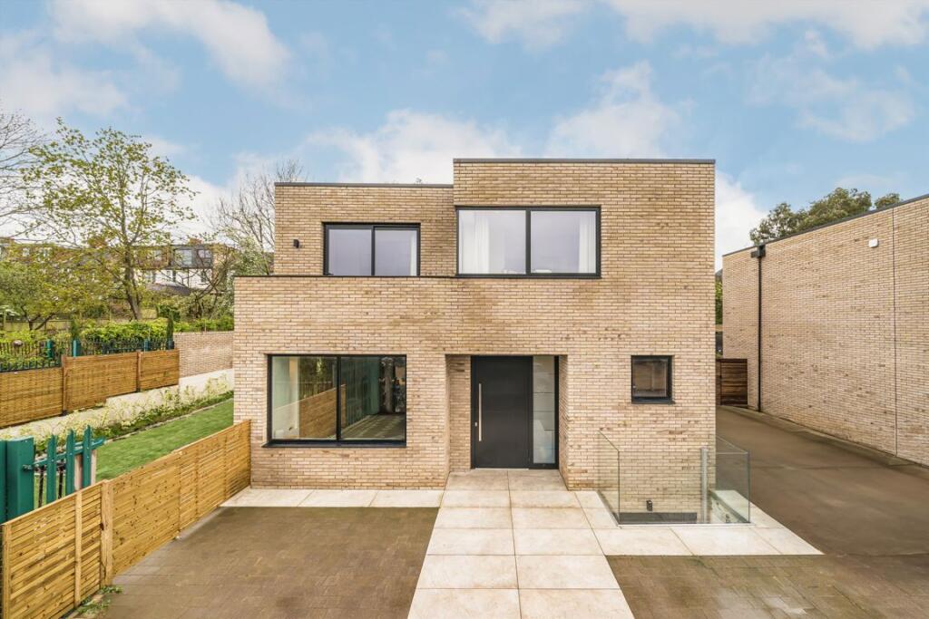 4 bed Detached for rent in Hornsey. From Dexters - Muswell Hill 4 bed Detached for rent in Hornsey. From Dexters - Muswell Hill