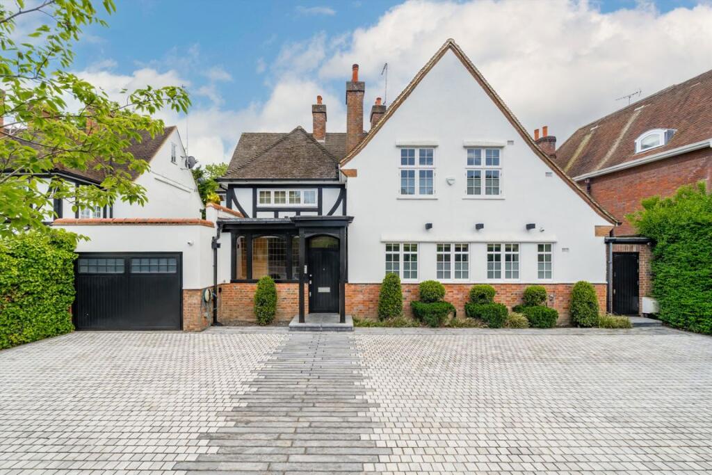6 bed Detached for rent in Finchley. From Dexters - Muswell Hill 6 bed Detached for rent in Finchley. From Dexters - Muswell Hill