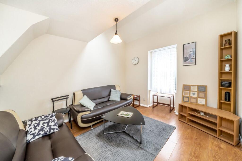 1 bed 1st Floor Flat for rent in London. From Dexters - Muswell Hill