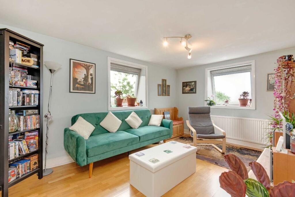 1 bed 1st Floor Flat for rent in London. From Dexters - Muswell Hill