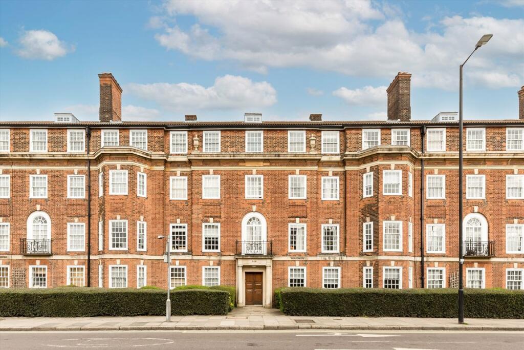 3 bed 1st Floor Flat for rent in London. From Dexters - Muswell Hill