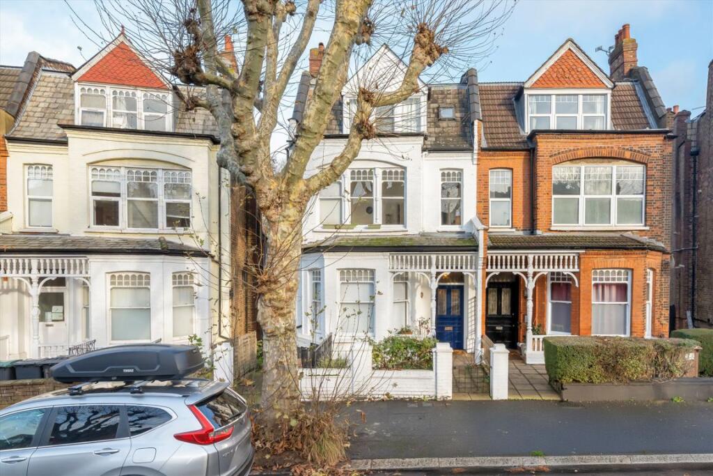 4 bed 1st Floor Flat for rent in Hornsey. From Dexters - Muswell Hill