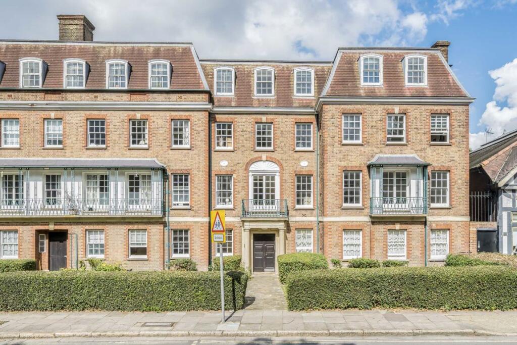 3 bed 1st Floor Flat for rent in London. From Dexters - Muswell Hill