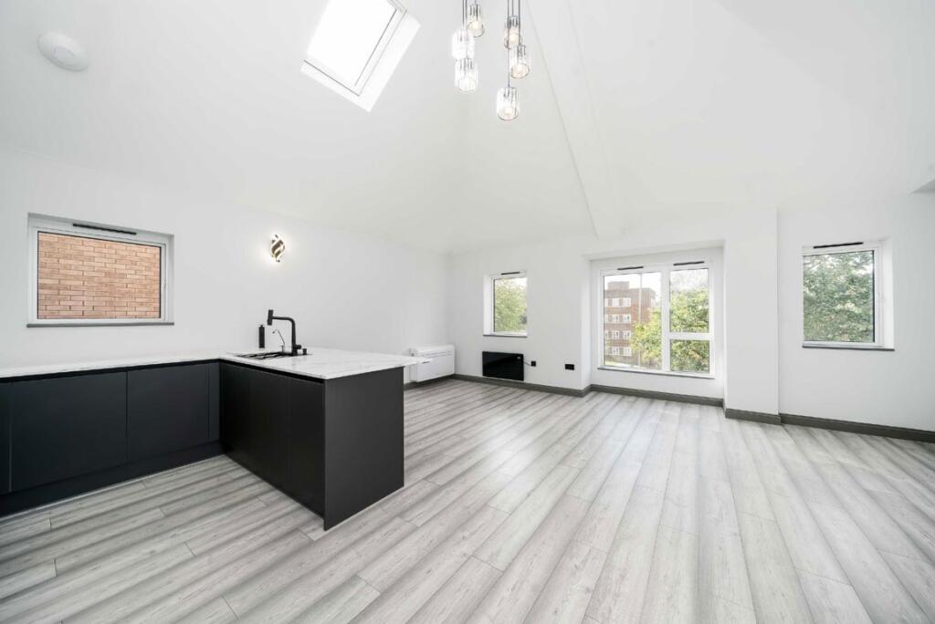 2 bed 1st Floor Flat for rent in Friern Barnet. From Dexters - Muswell Hill