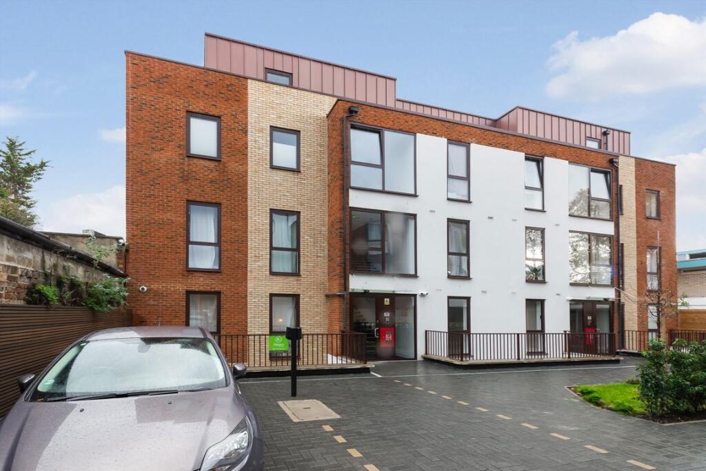 2 bed 1st Floor Flat for rent in London. From Dexters - Muswell Hill