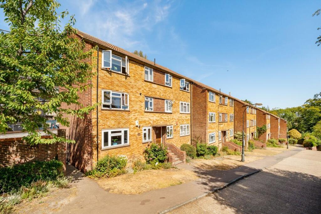 1 bed 1st Floor Flat for rent in London. From Dexters - Muswell Hill