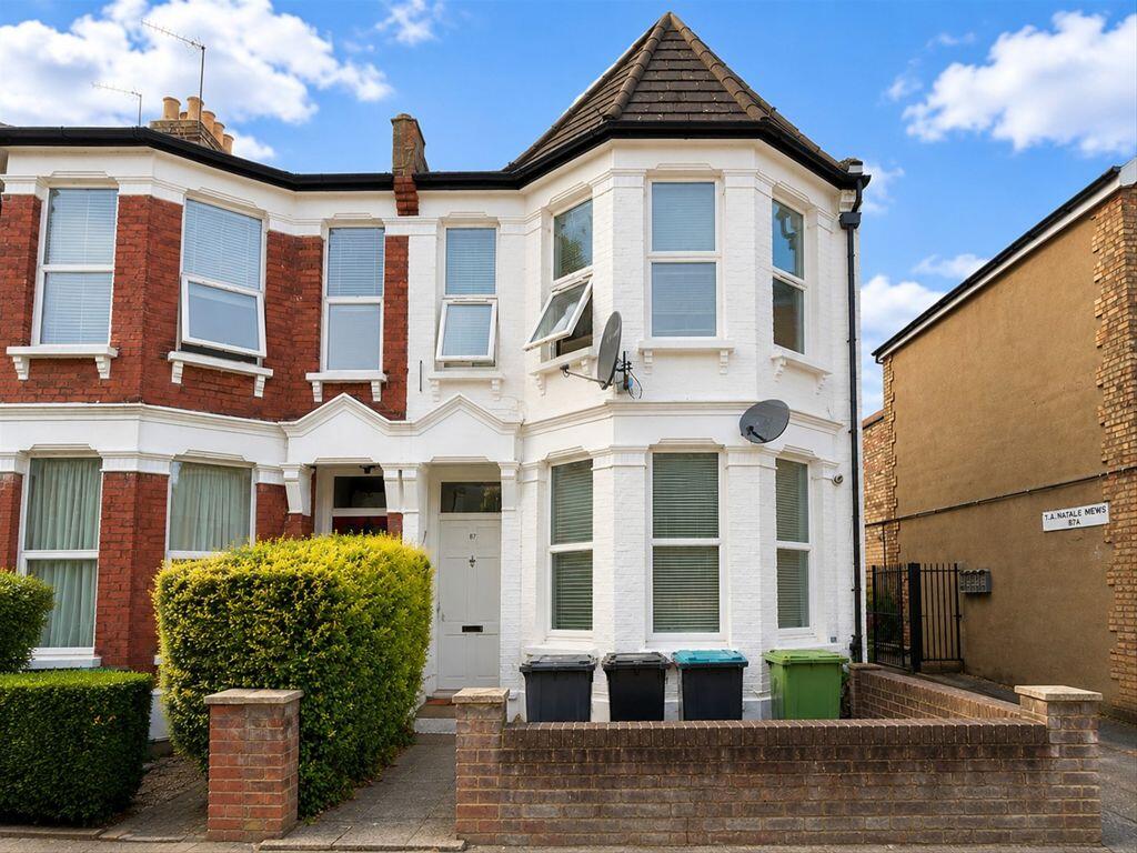 4 bed 1st Floor Flat for rent in London. From Dexters - Muswell Hill