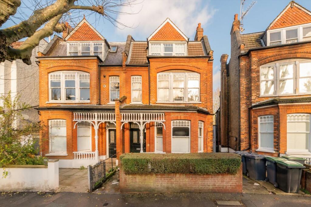 4 bed 1st Floor Flat for rent in London. From Dexters - Muswell Hill