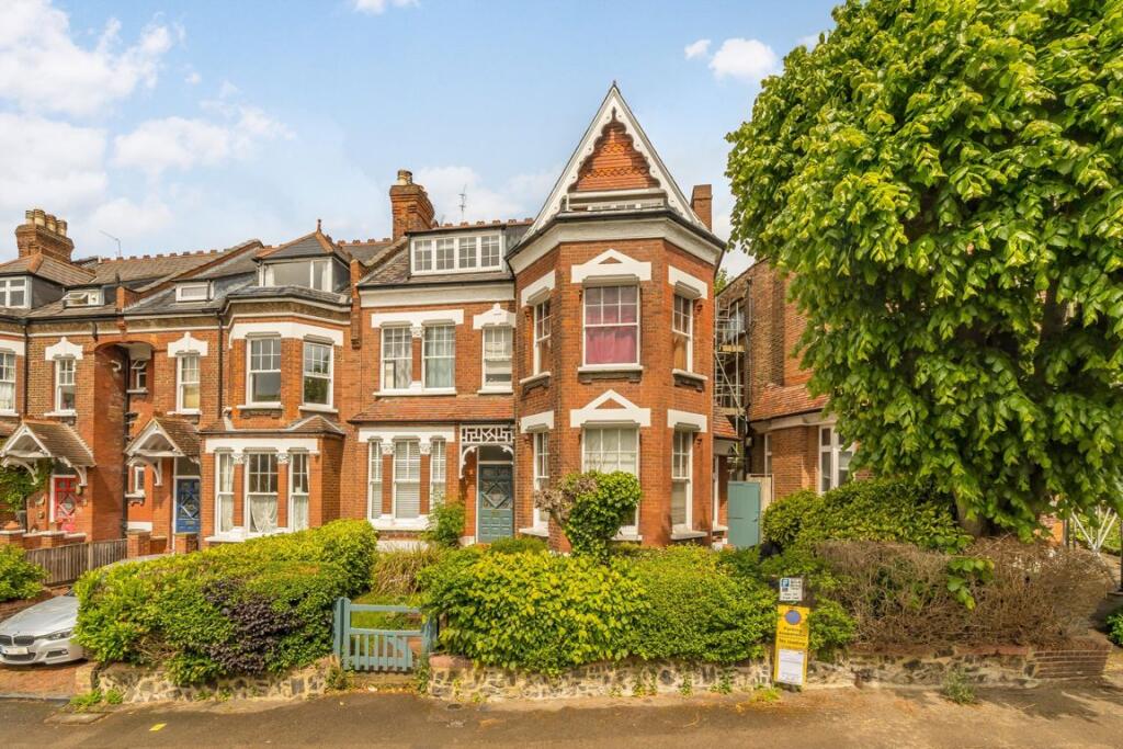 1 bed 1st Floor Flat for rent in London. From Dexters - Muswell Hill
