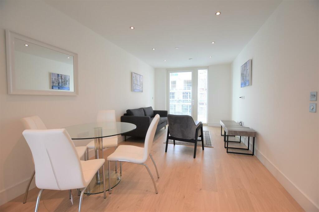 3 bed Apartment for rent in West Drayton. From Cameron Group